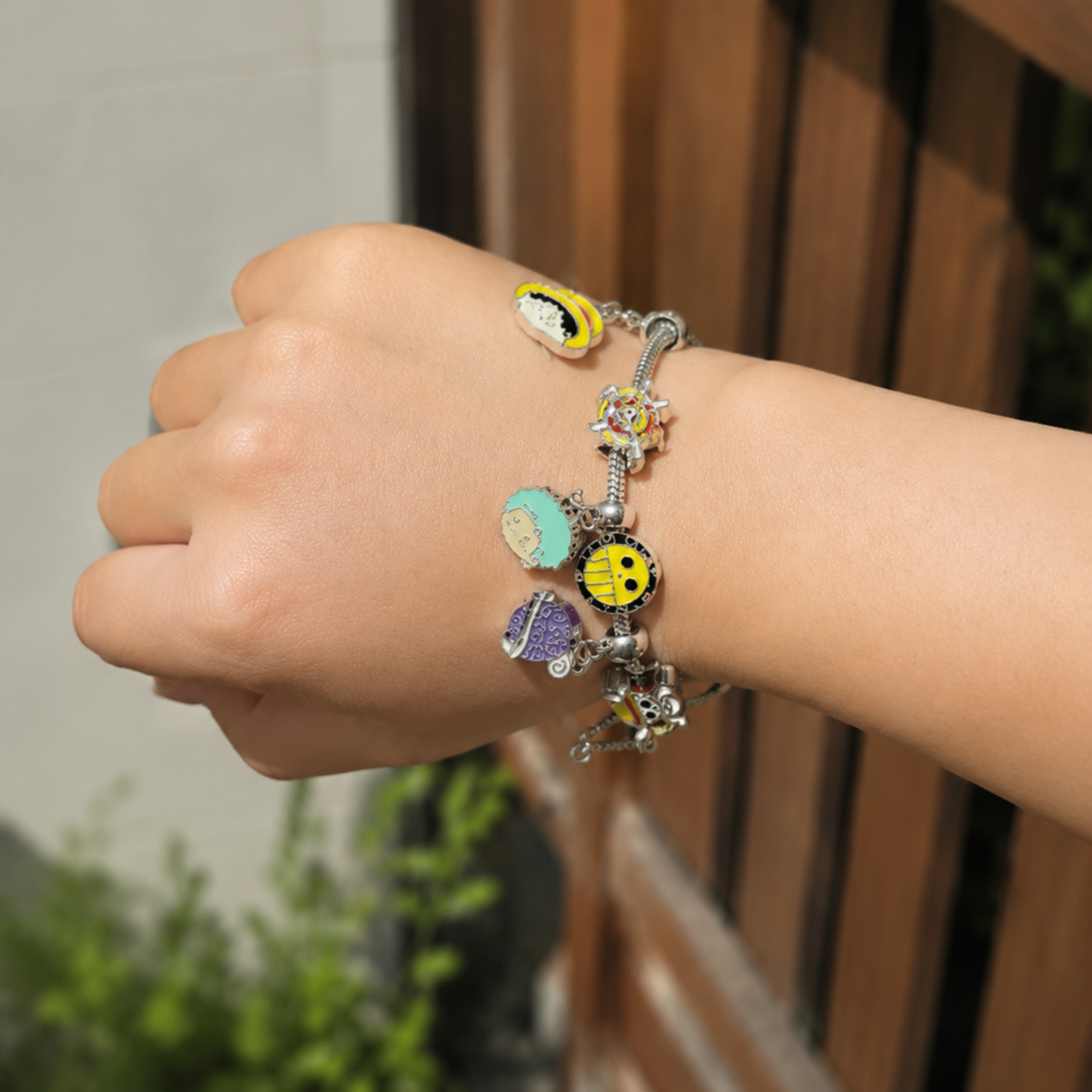 Pulsera de dijes inspirada en anime